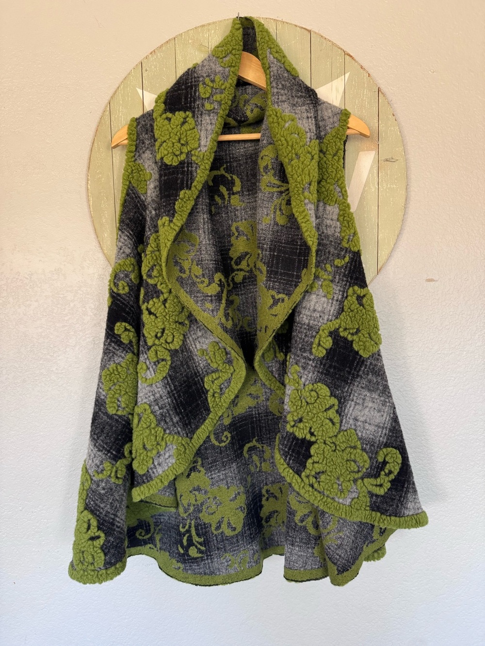 Floral applique waterfall vest large